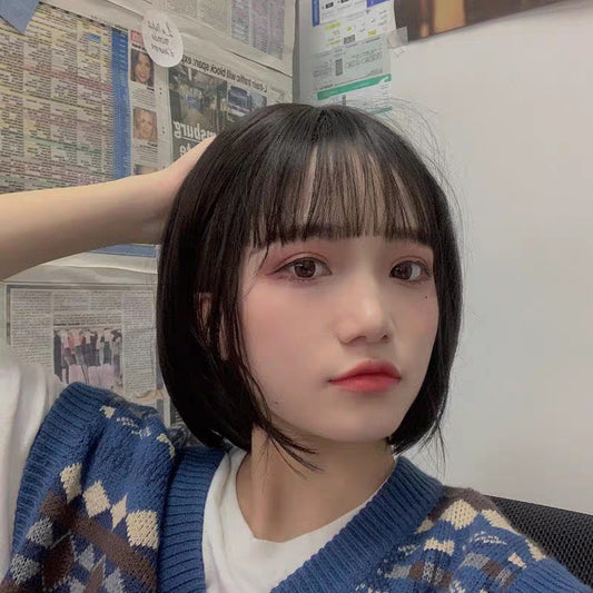 Female short straight hair air bangs